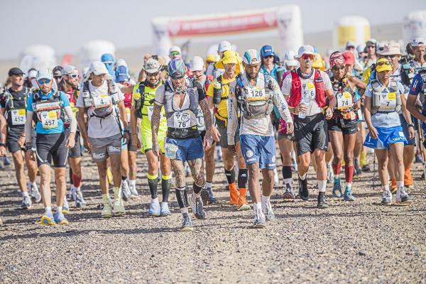 THE 35th MARATHON DES SABLES CONTINUES IN A RESPECTFUL ATMOSPHERE